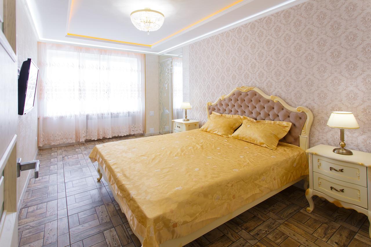 Near Railway Station Apartment *